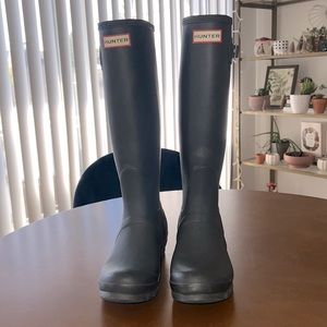 Hunter Rain Boots matte navy gray women’s 7